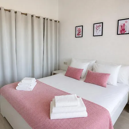 Apartman Homes Lili Seaview With 2 Bedrooms, 4 Terraces, 2 Pools & Parking *