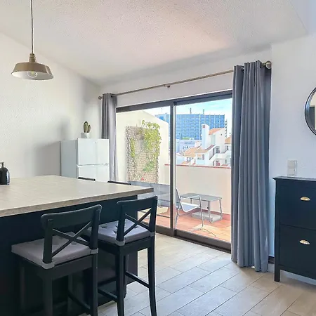 Apartman Homes Lili Seaview With 2 Bedrooms, 4 Terraces, 2 Pools & Parking