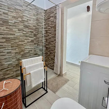 Apartman Homes Lili Seaview With 2 Bedrooms, 4 Terraces, 2 Pools & Parking